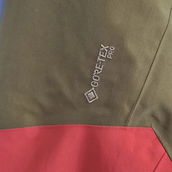 Arc'teryx Gore Tex RUSH Jacket - Picture 3 of 14